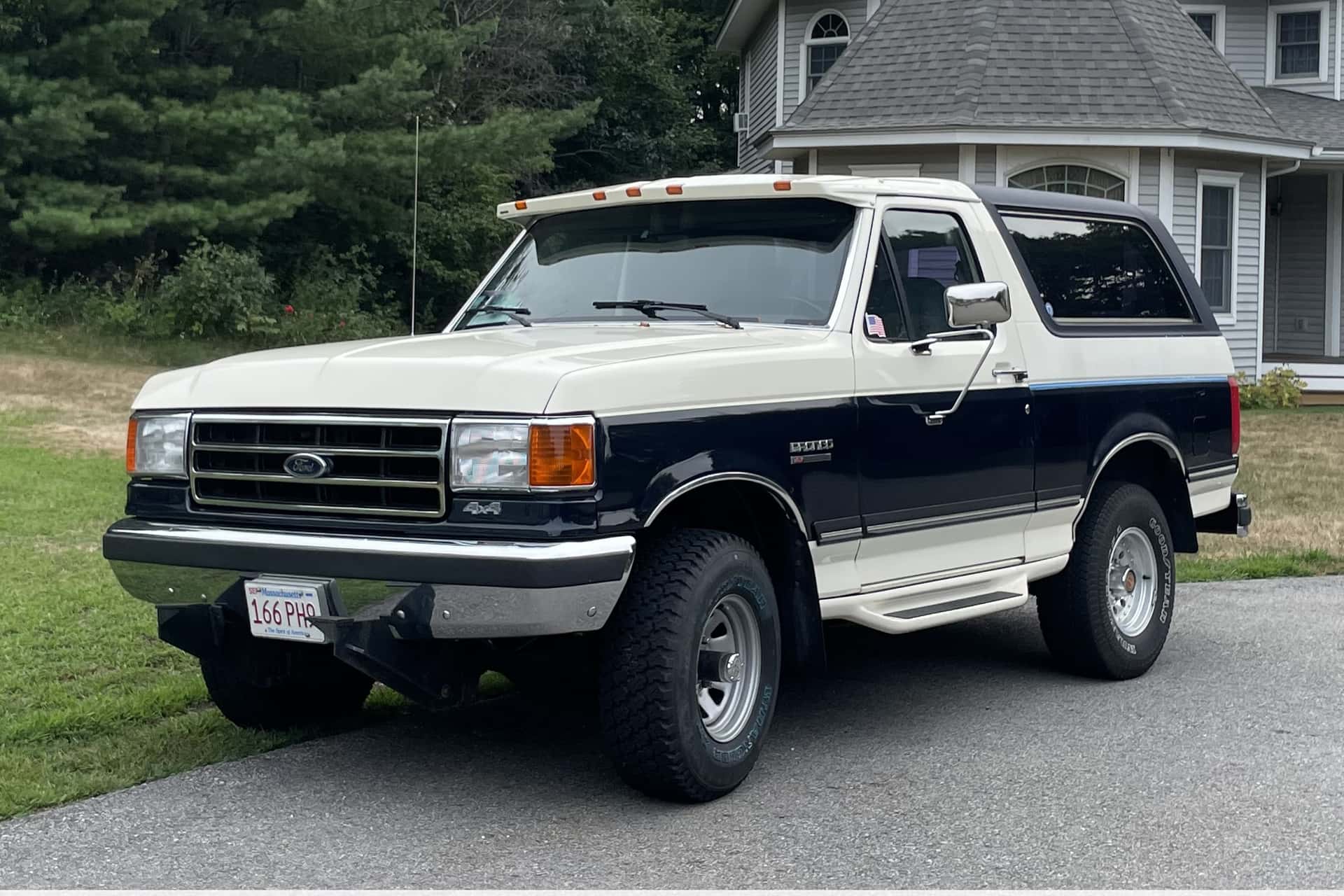 1991 Ford Bronco sold for $9,000