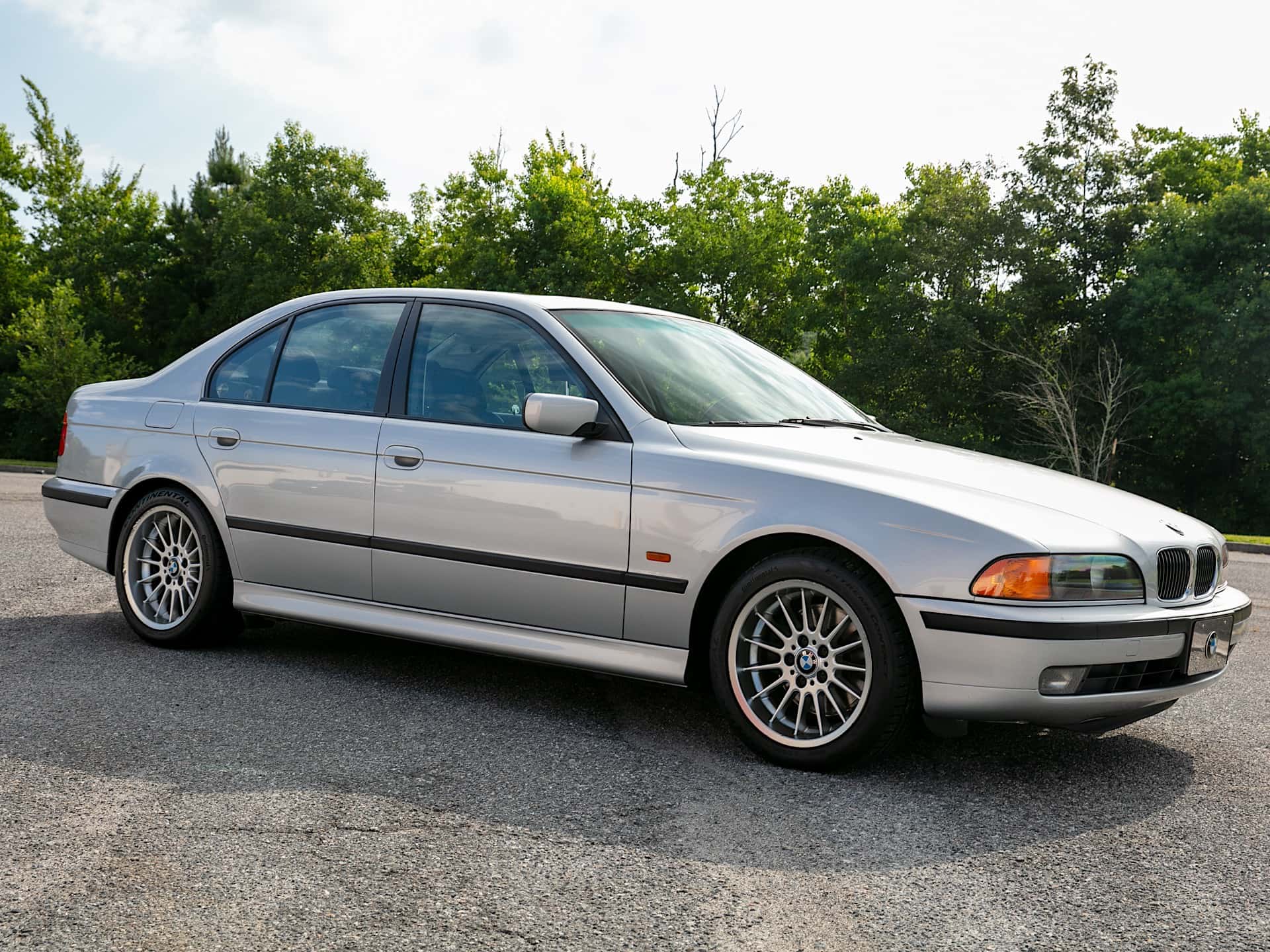 1999 BMW 540i sold for $7,755
