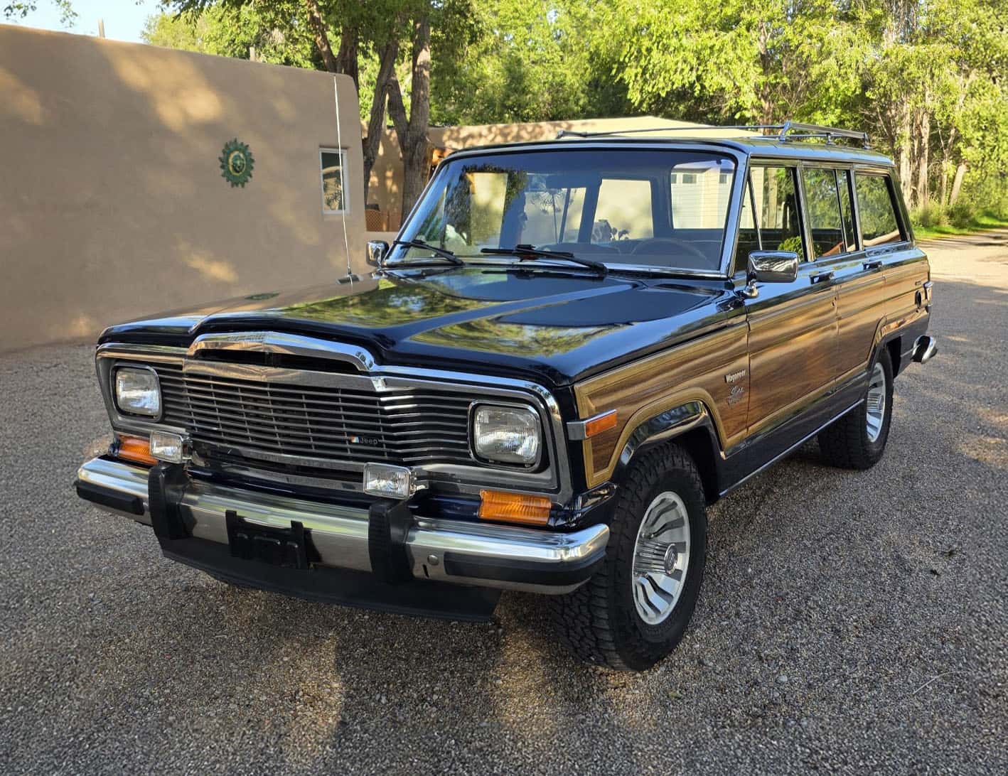 1983 Jeep Wagoneer sold for $14,500