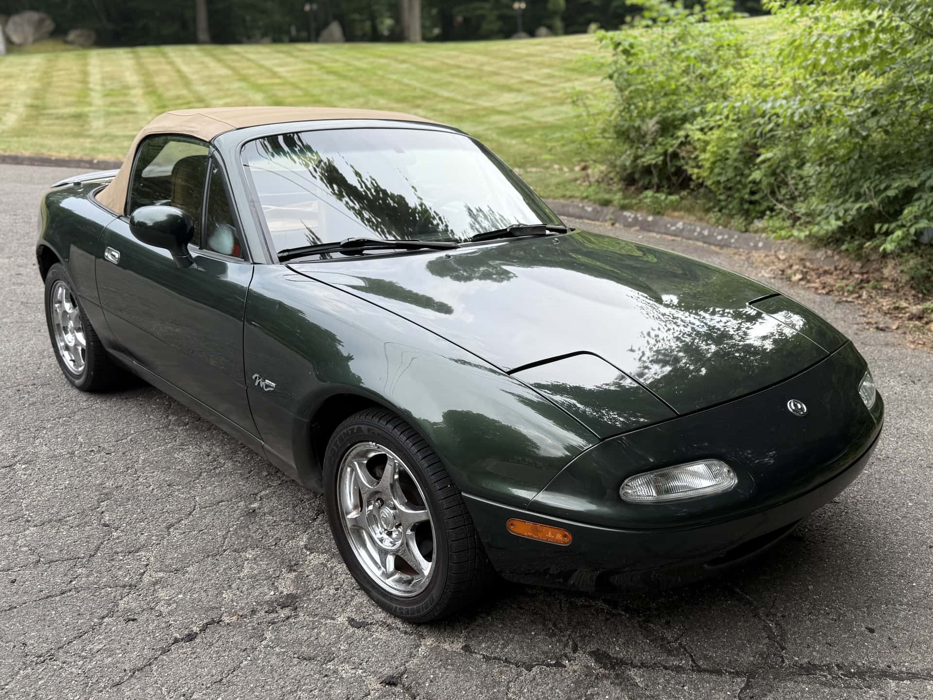 1997 Mazda MX-5 Miata sold for $8,250