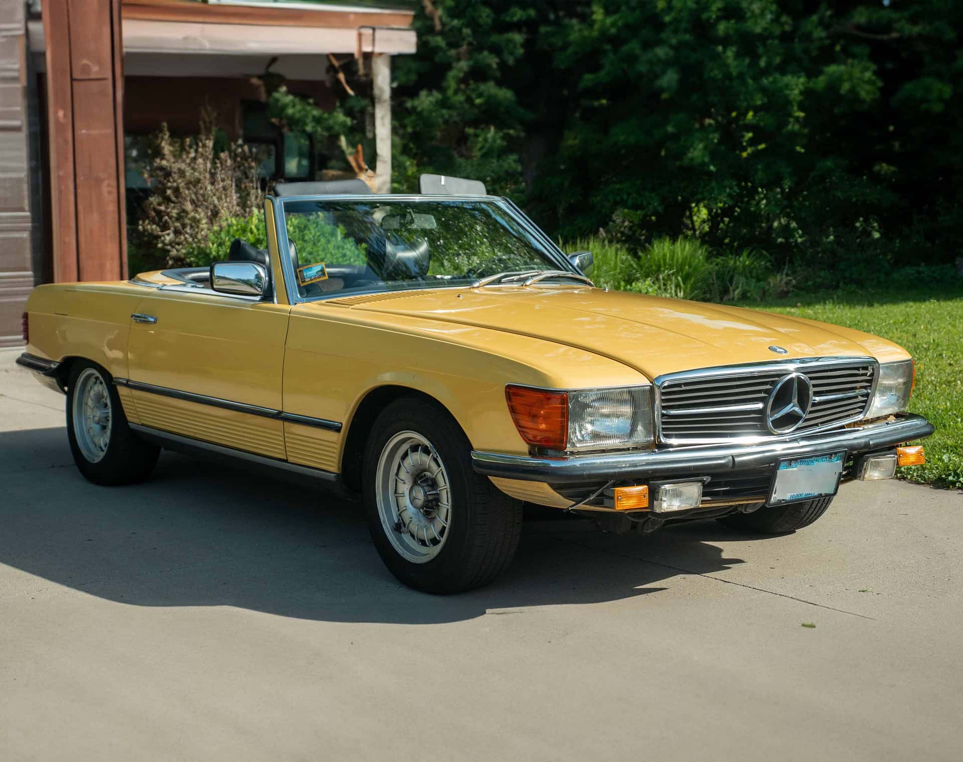 1979 Mercedes-Benz 280SL sold for $7,777