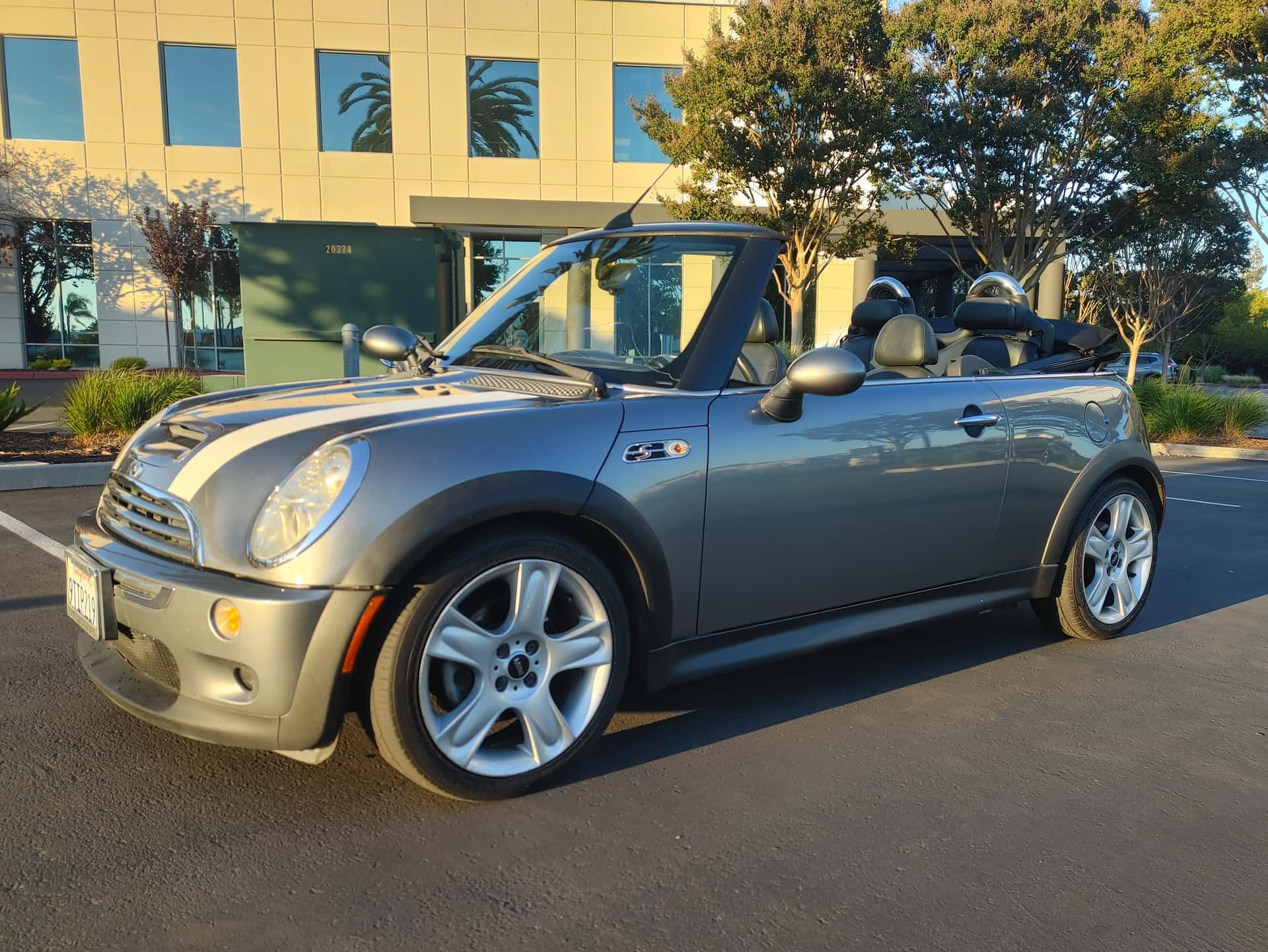 2005 Mini Cooper S sold for $4,100