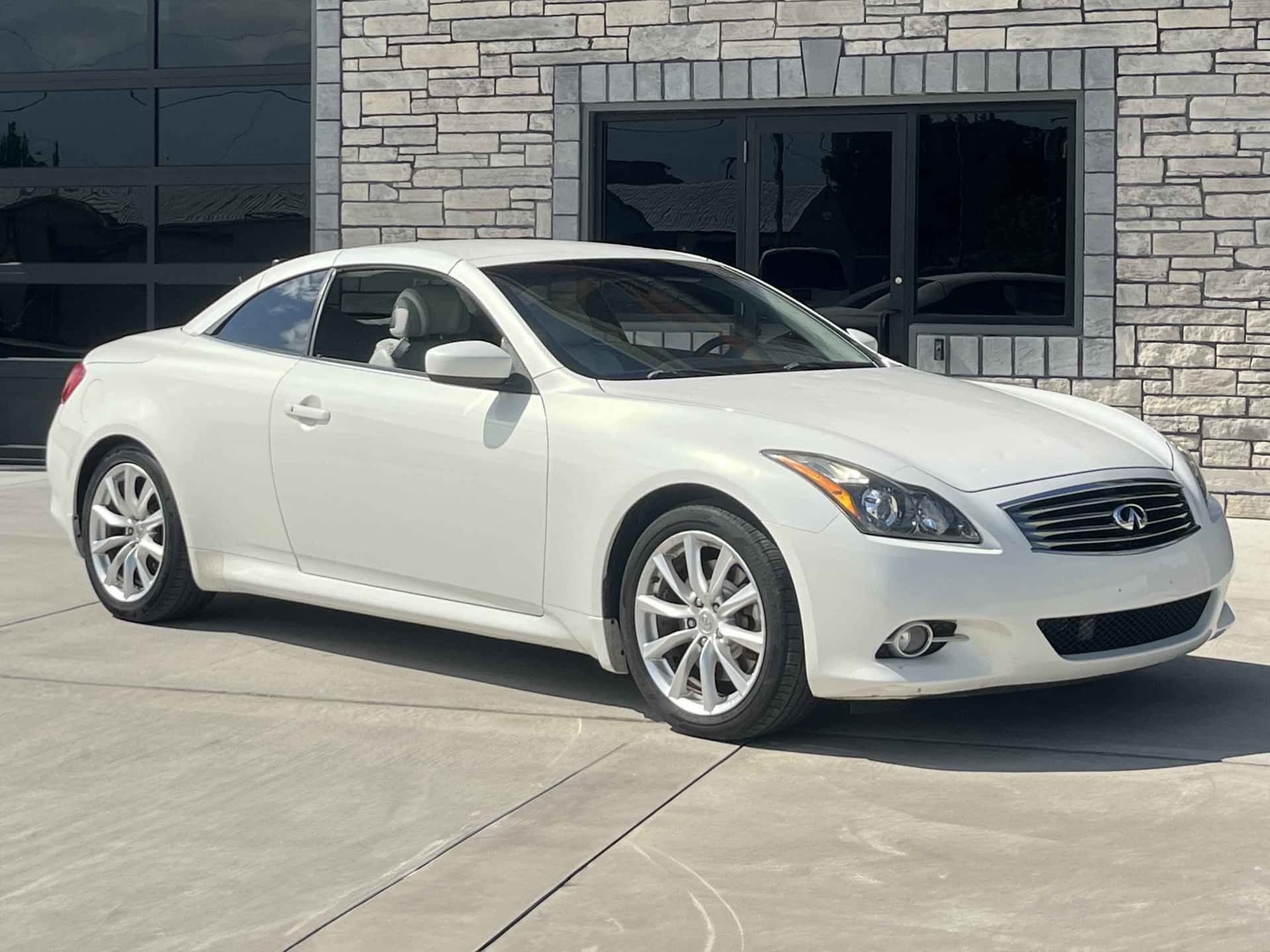 2013 Infiniti G37 Convertible sold for $4,700
