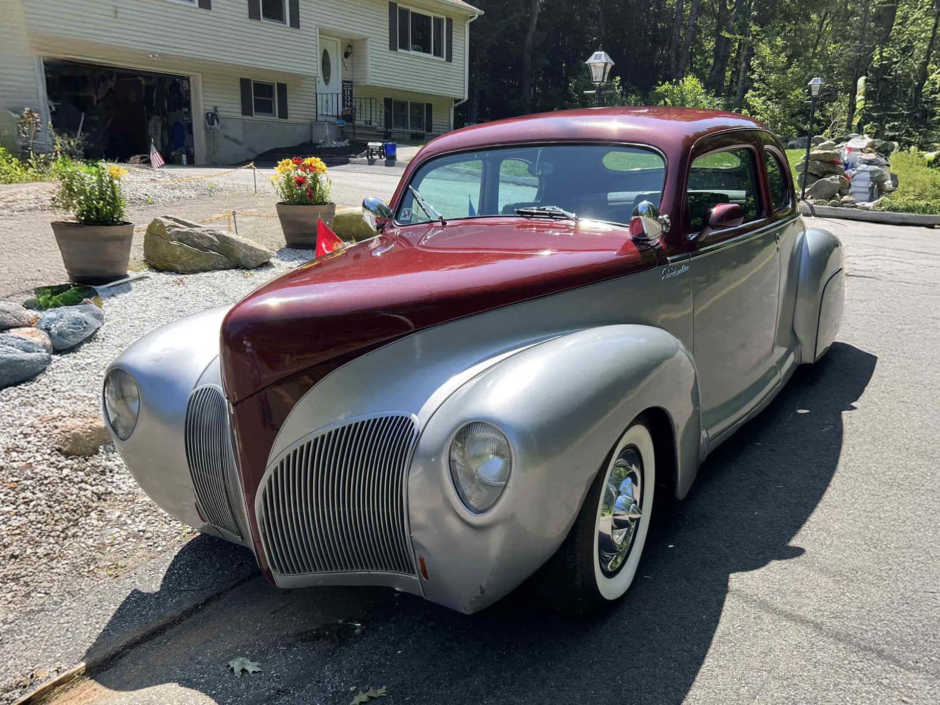 1941 Lincoln Zephyr sold for $6,000