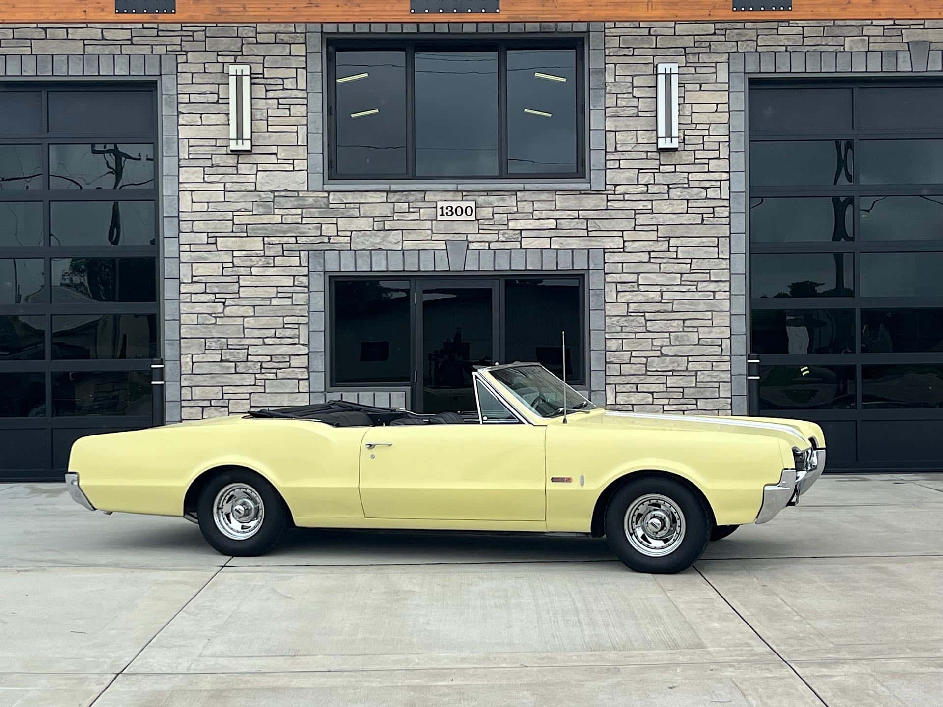 1967 Oldsmobile Cutlass Supreme sold for $17,500