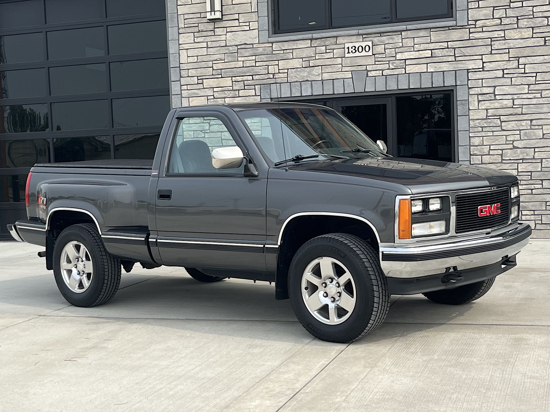 1989 GMC K1500 sold for $14,500