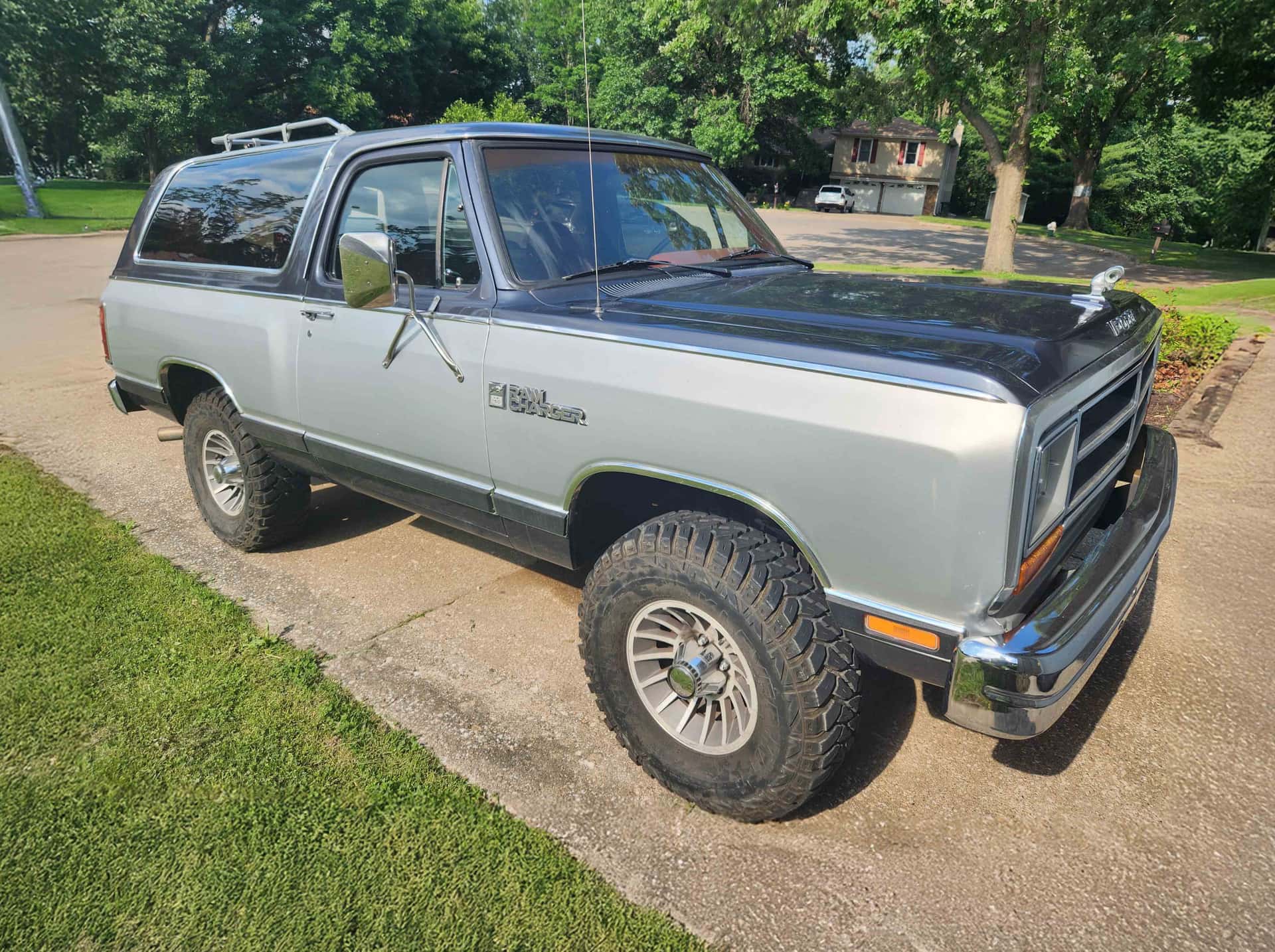 1987 Dodge Ramcharger sold for $8,360