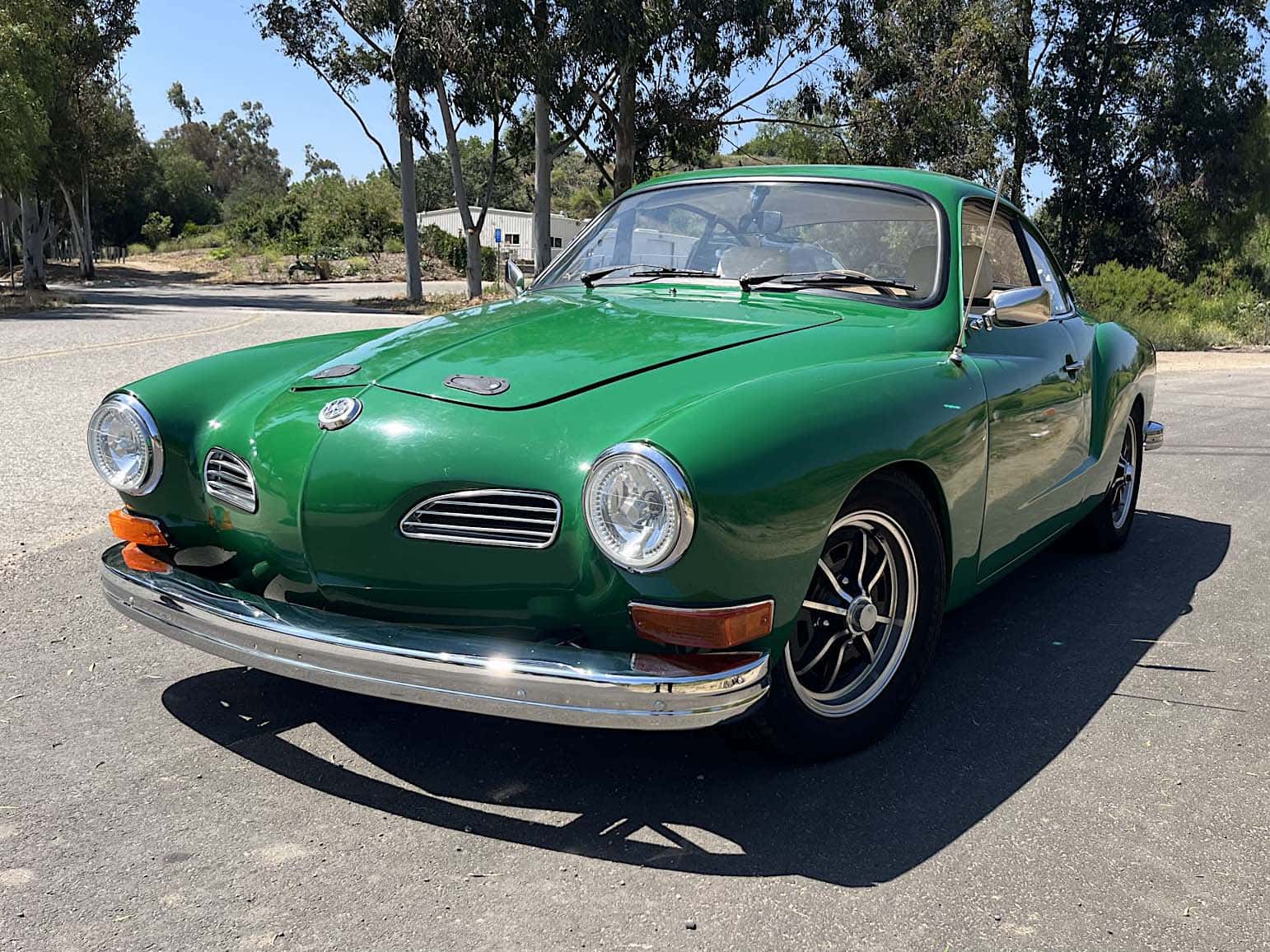 1973 Volkswagen Karmann Ghia sold for $10,000