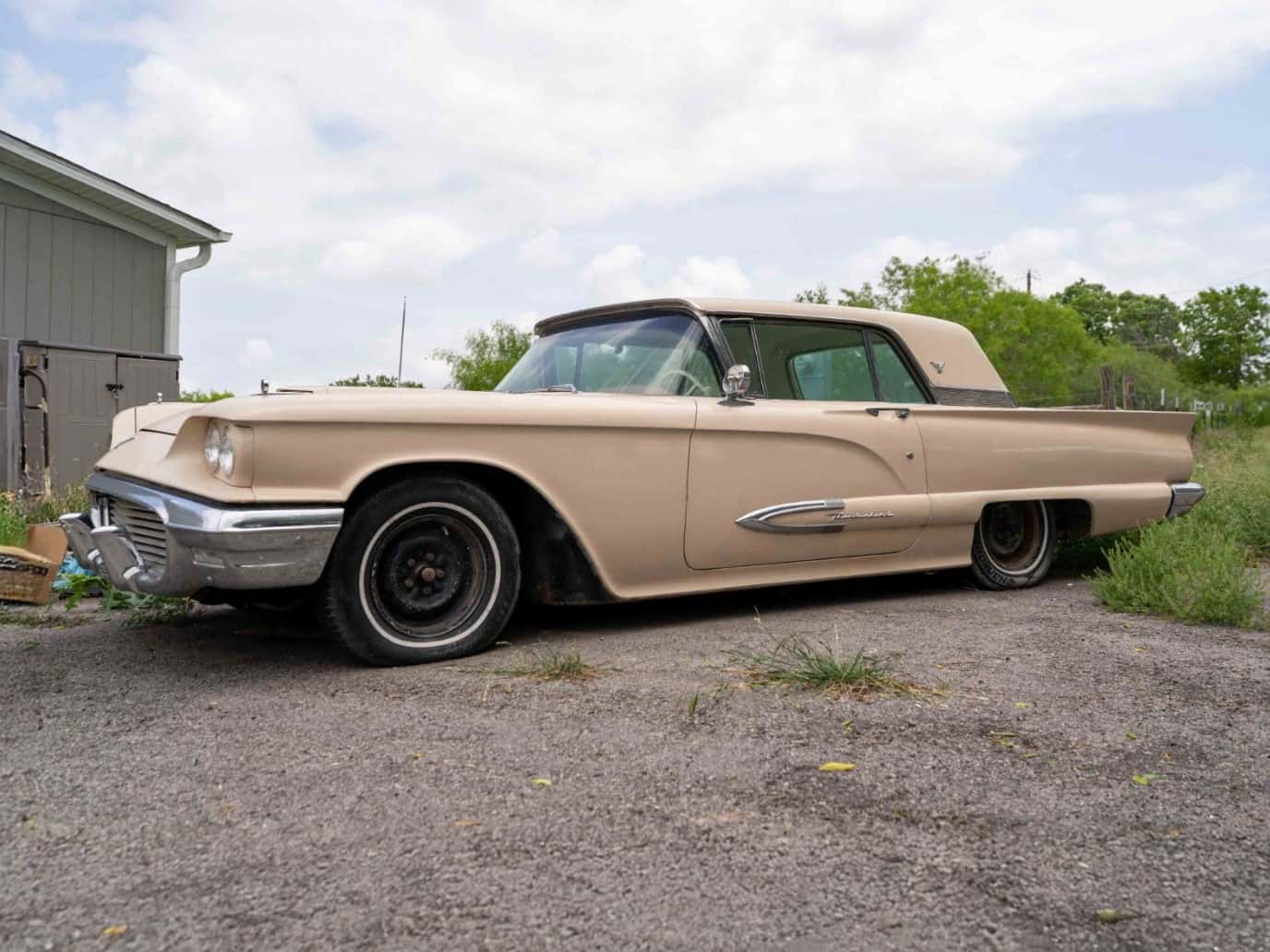1959 Ford Thunderbird sold for $6,350