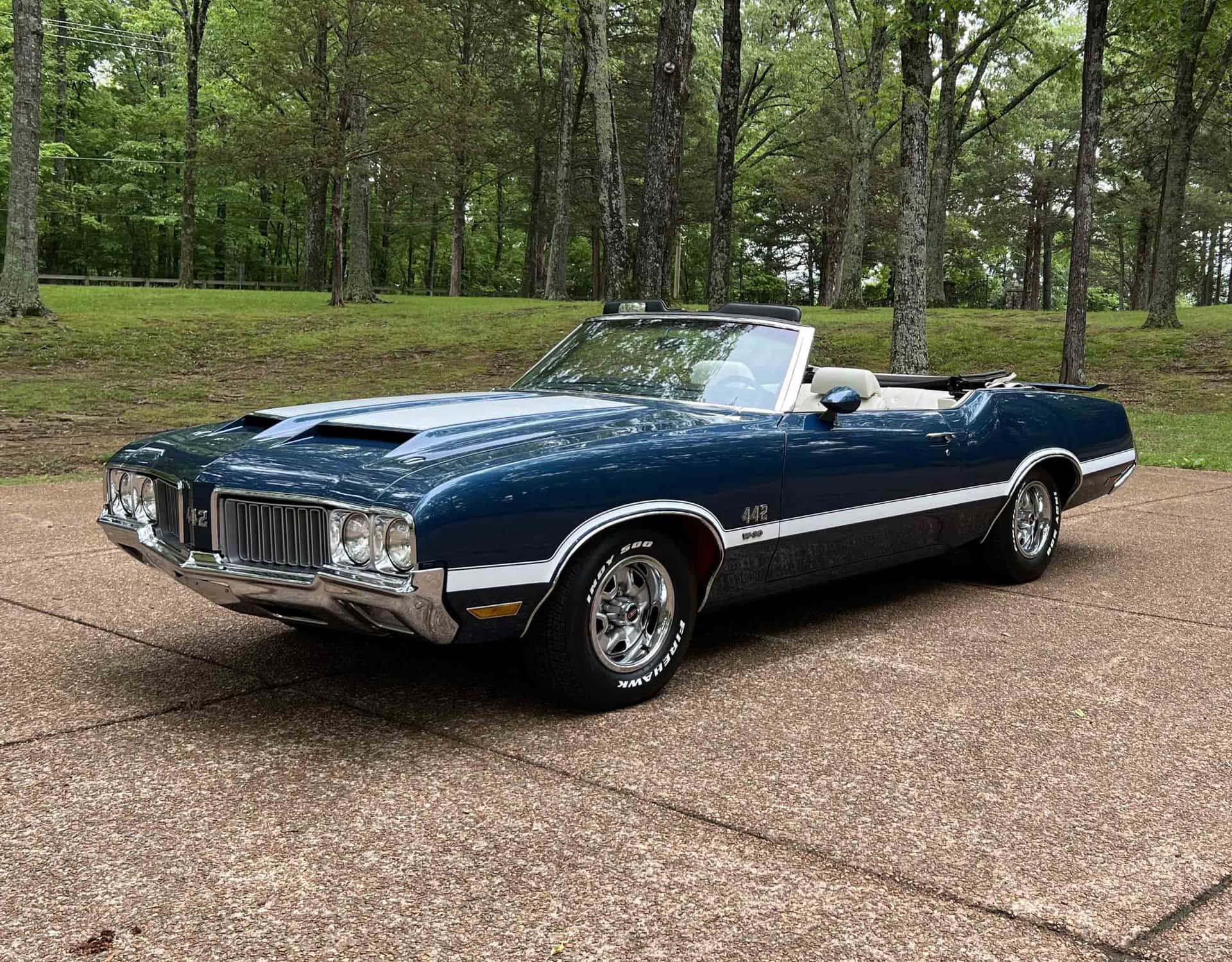 1970 Oldsmobile 4-4-2 sold for $104,442