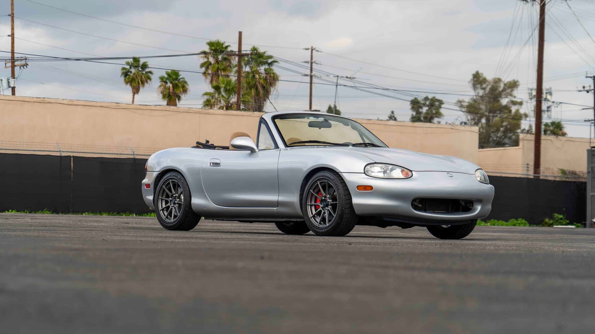 1999 Mazda MX-5 Miata sold for $4,100