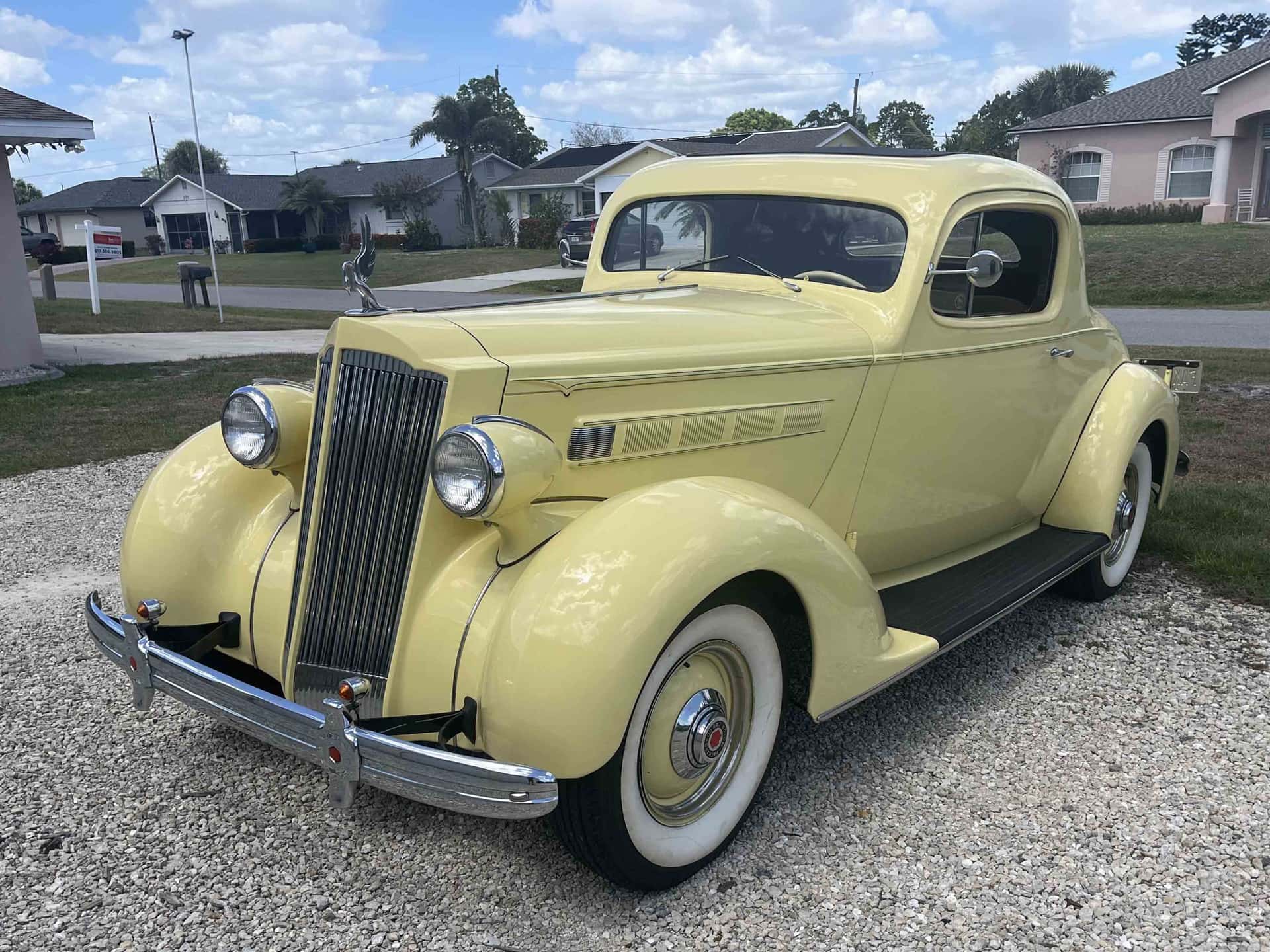 1936 Packard One-Twenty sold for $25,025
