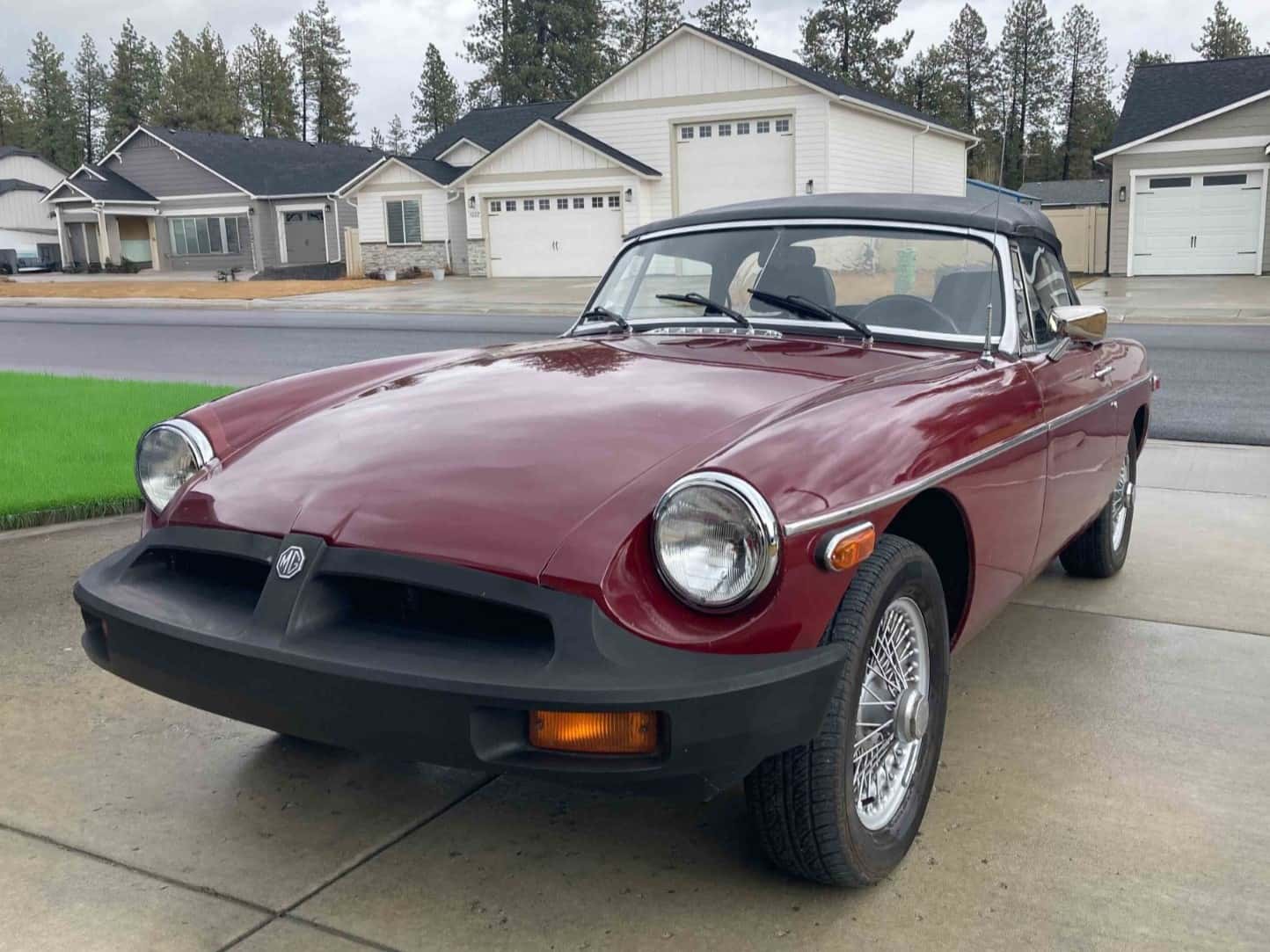 1977 MG MGB sold for $2,200