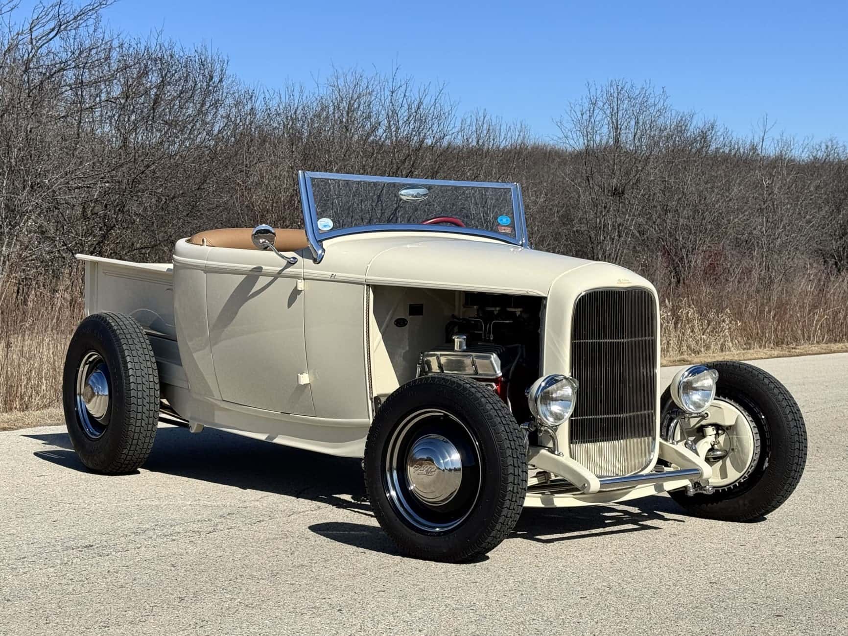 1932 Ford Model 18 sold for $43,000