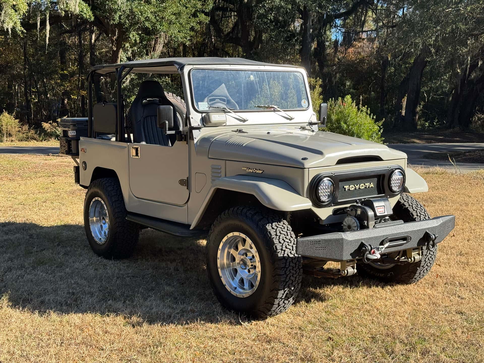 1972 Toyota FJ40 Land Cruiser sold for $40,000