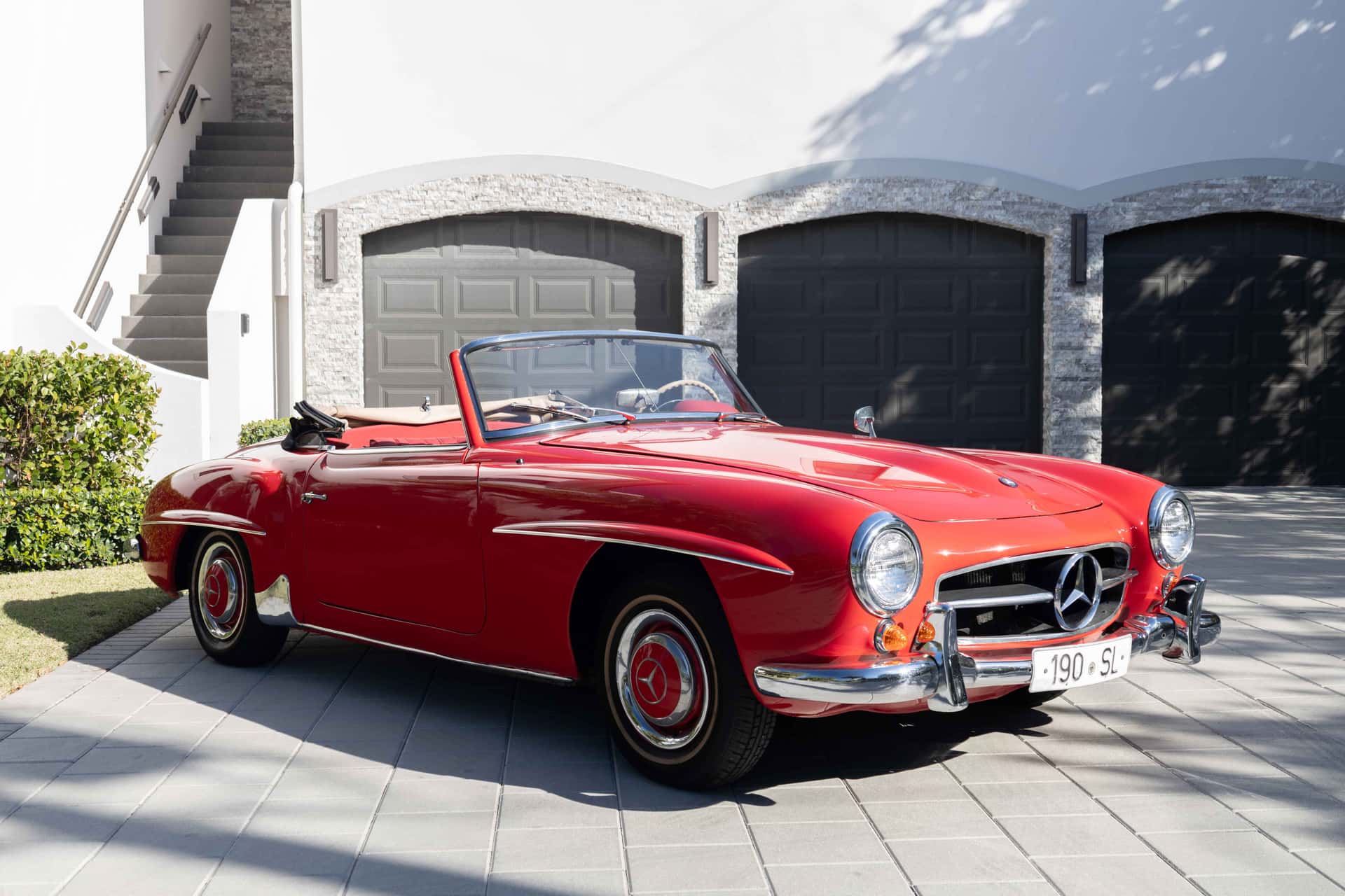 1956 Mercedes-Benz 190SL sold for $60,000