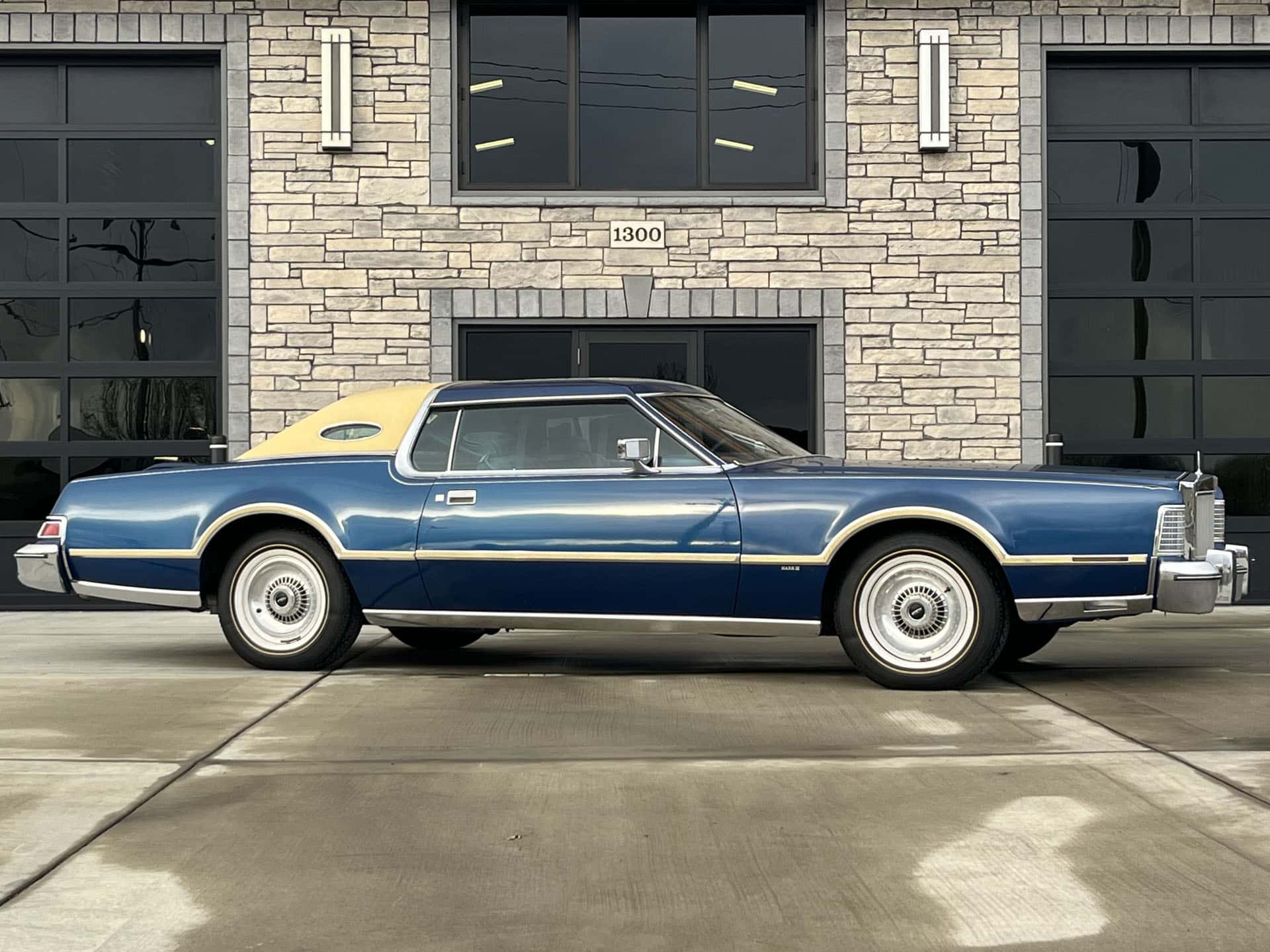 1976 Lincoln Continental Mk IV sold for $13,569