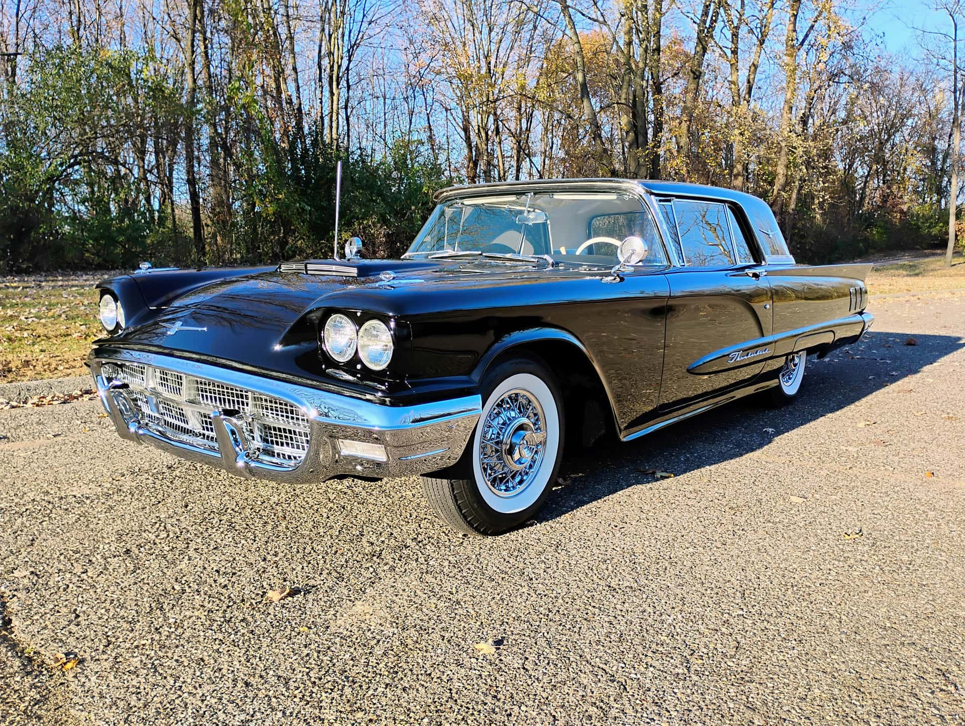 1960 Ford Thunderbird sold for $12,500