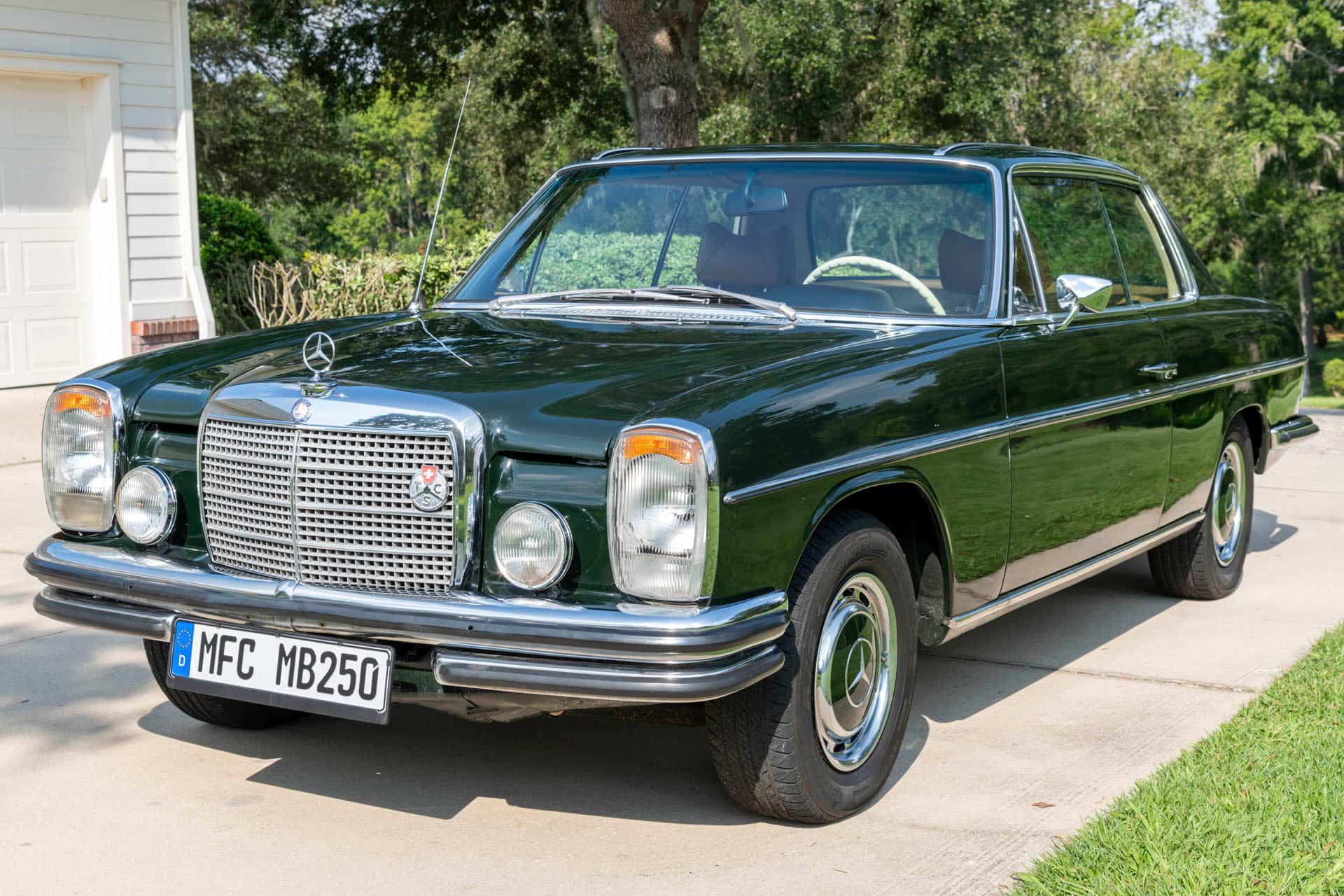 1972 Mercedes-Benz 250C sold for $18,000