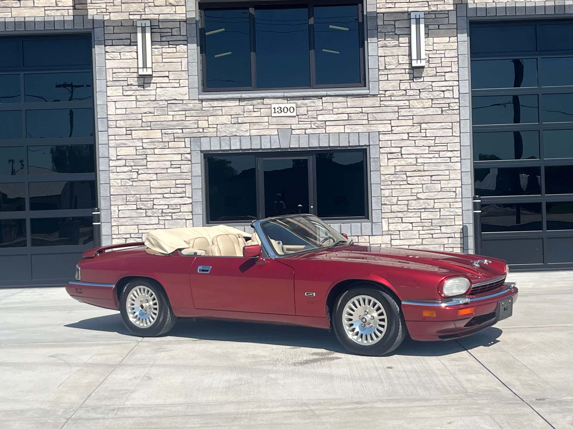 1995 Jaguar XJS sold for $6,060