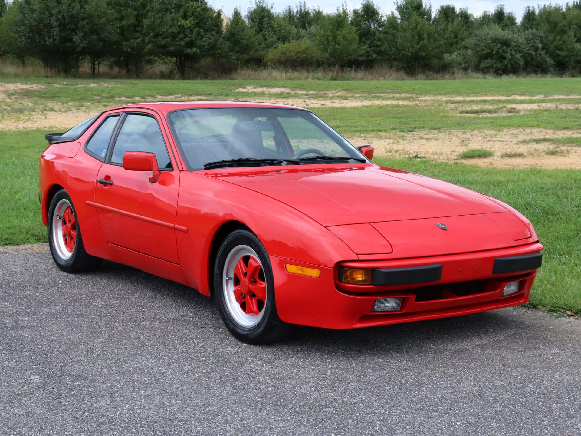 1986 Porsche 944 sold for $4,450