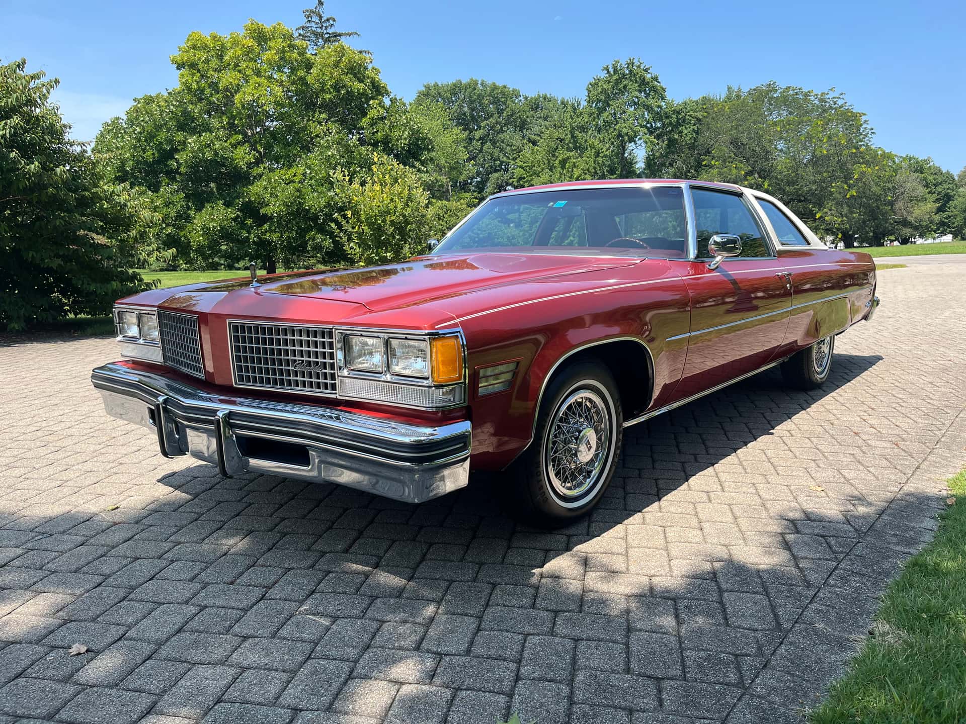 1976 Oldsmobile Ninety-Eight sold for $14,350