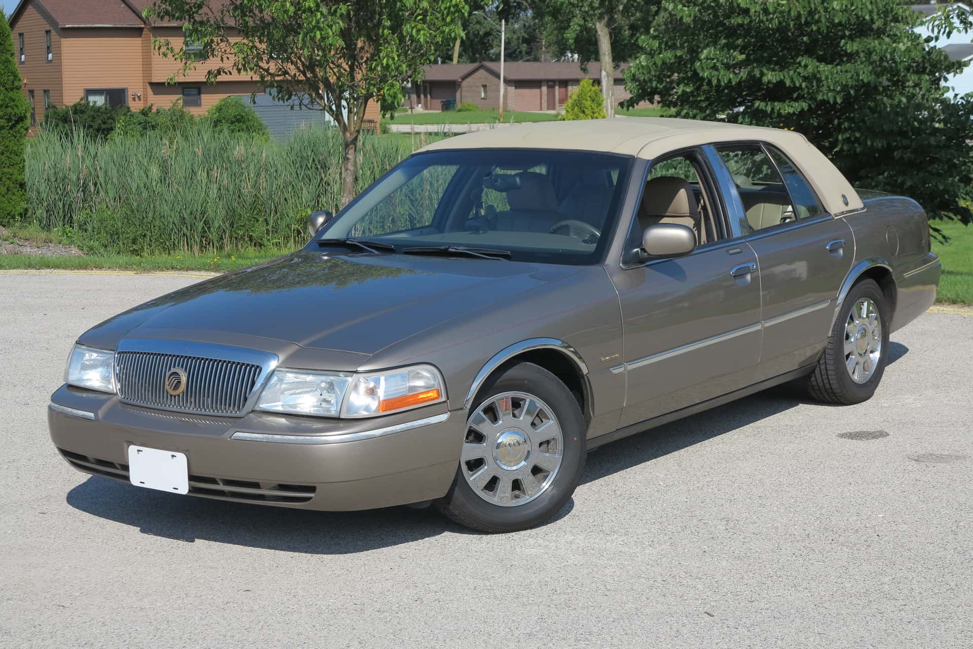 2003 Mercury Grand Marquis sold for $3,300