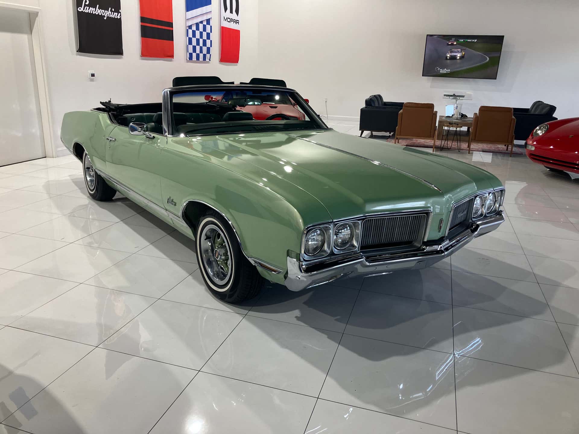 1970 Oldsmobile Cutlass Supreme sold for $27,000