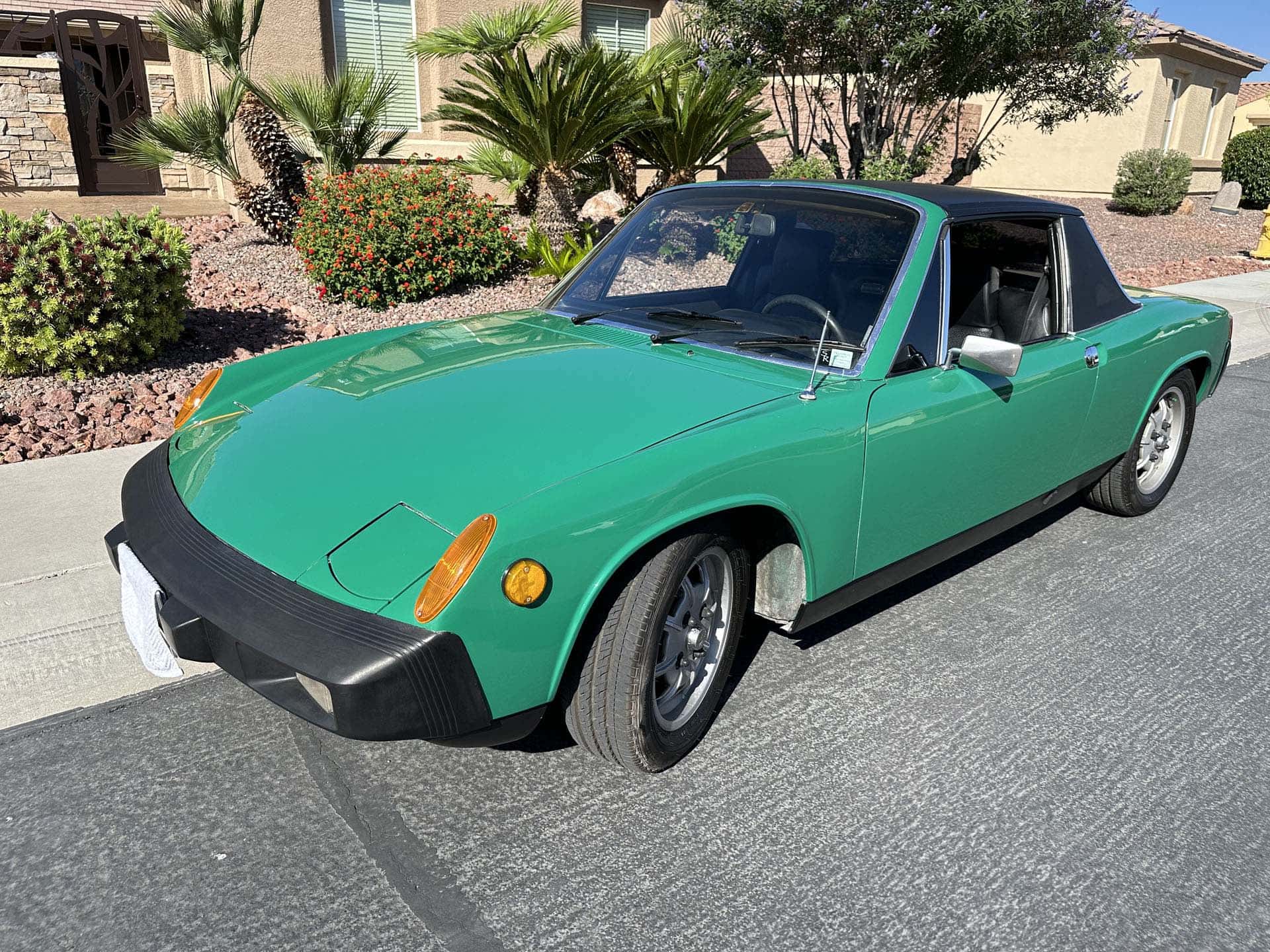 1975 Porsche 914 sold for $12,100