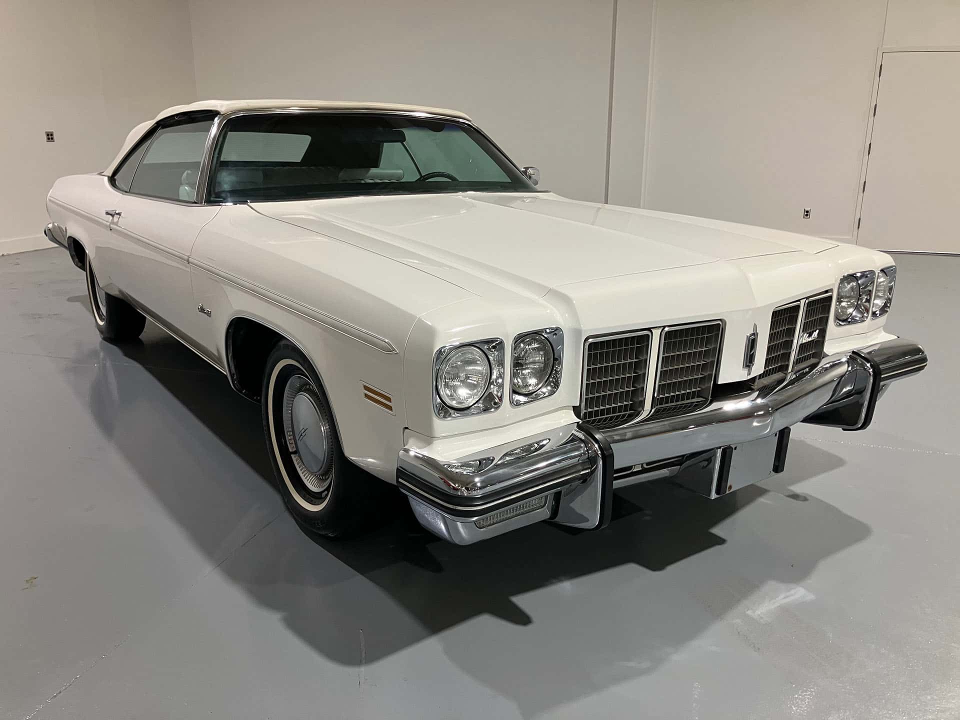 1975 Oldsmobile Delta 88 sold for $1,000