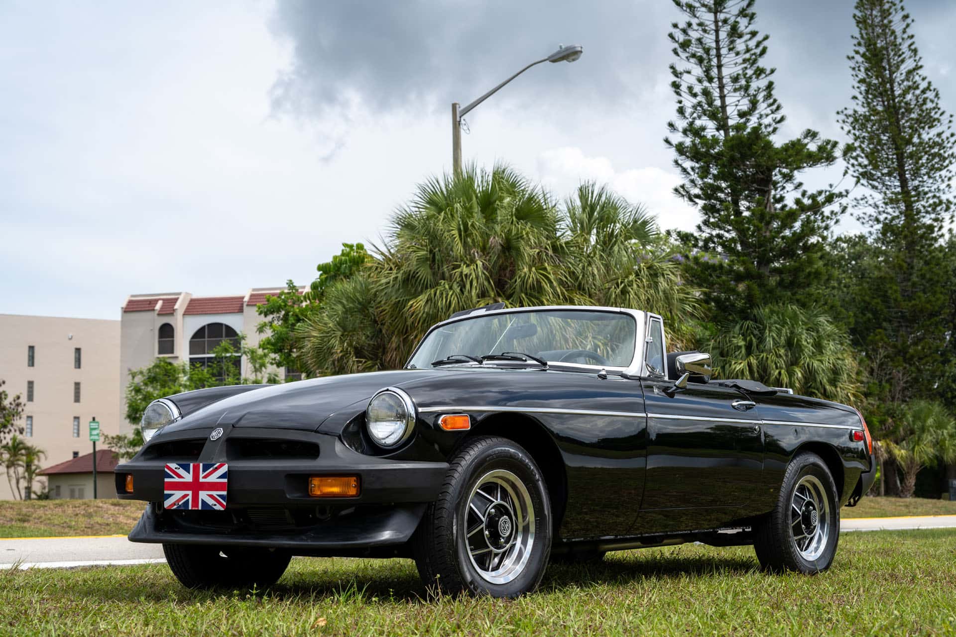 1980 MG MGB sold for $5,200