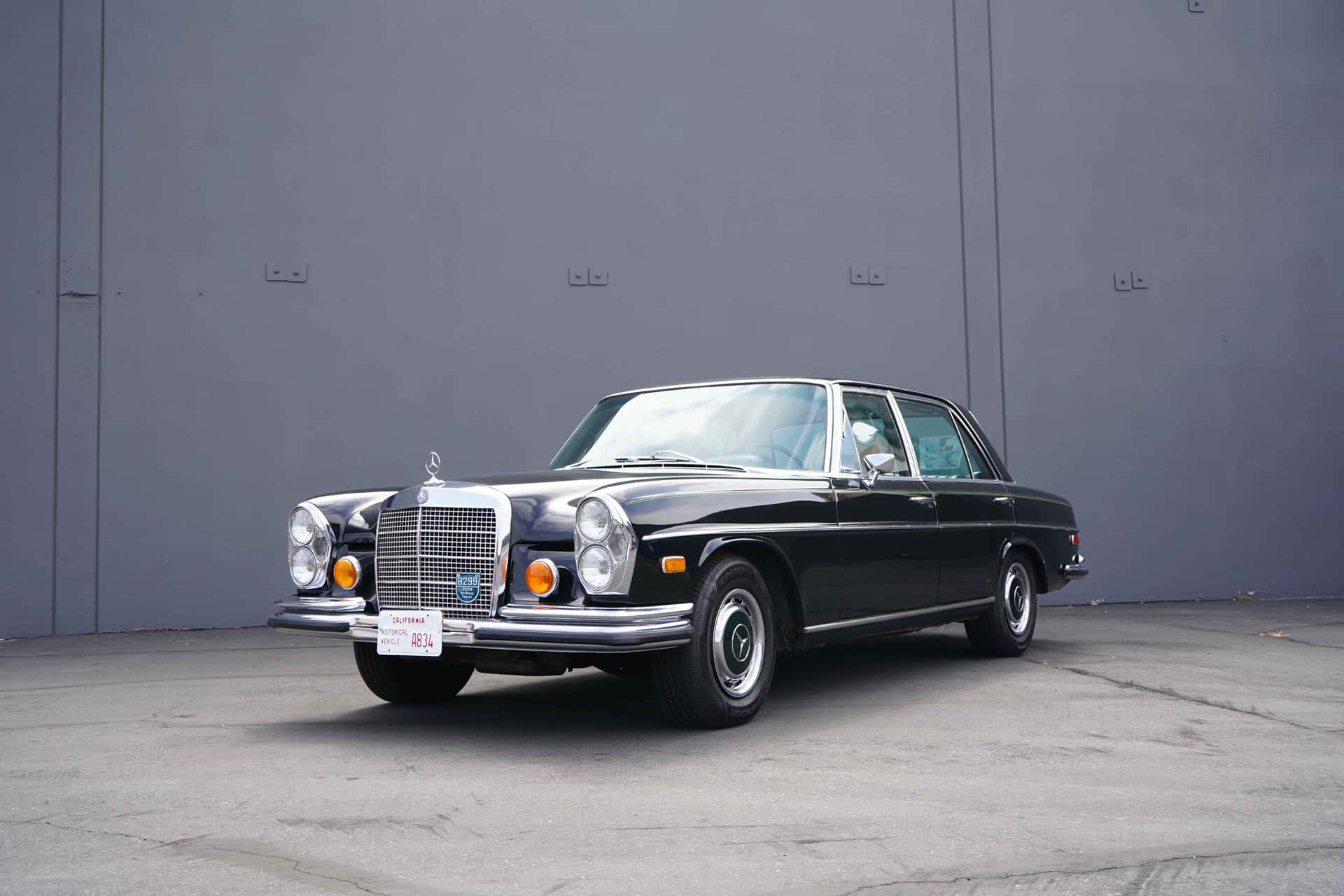 1971 Mercedes-Benz 300SEL sold for $13,521