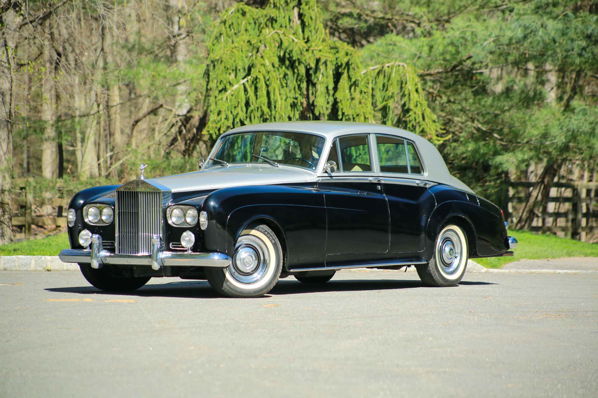 1963 Rolls-Royce Silver Cloud III sold for $45,600