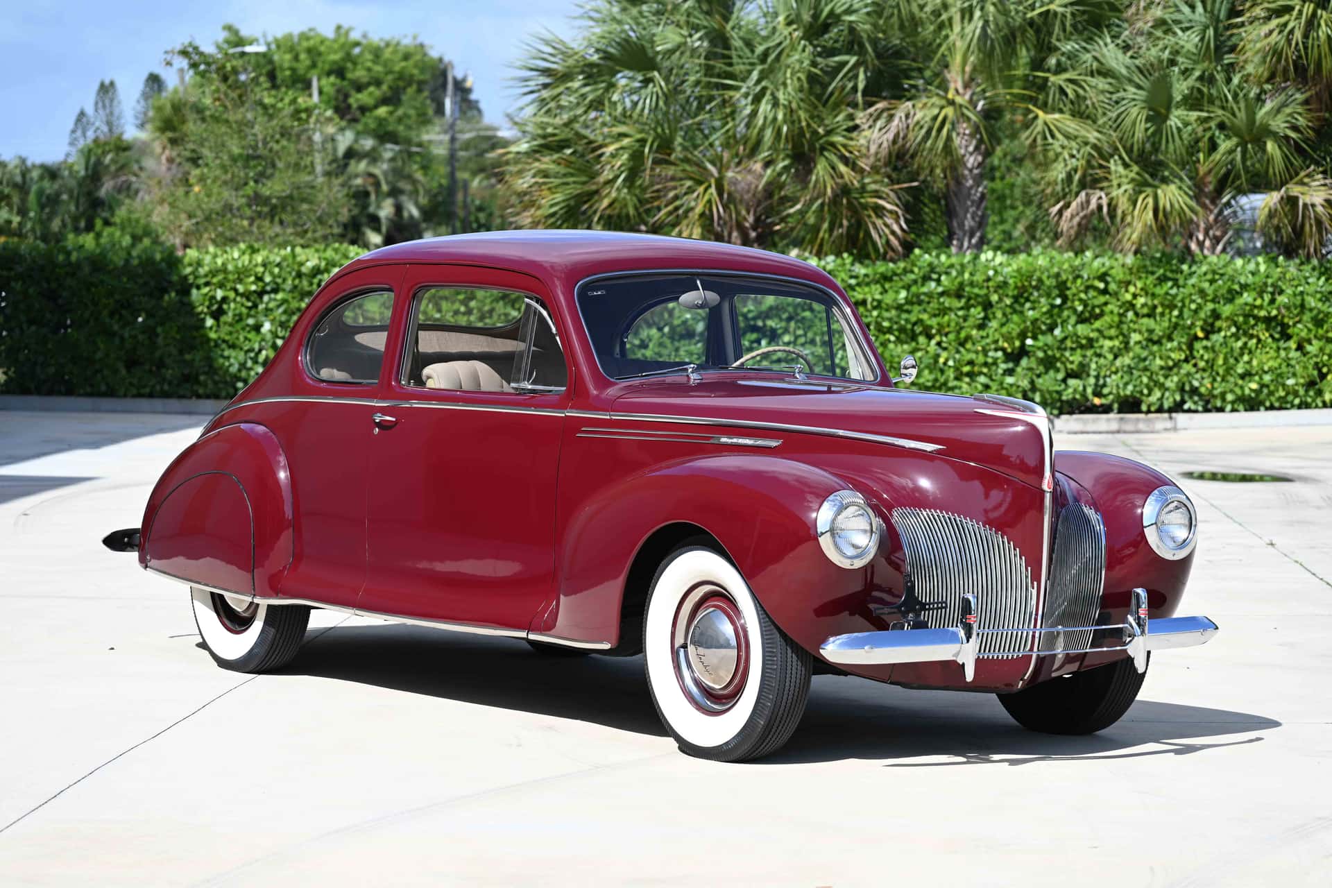 1940 Lincoln Zephyr sold for $22,000
