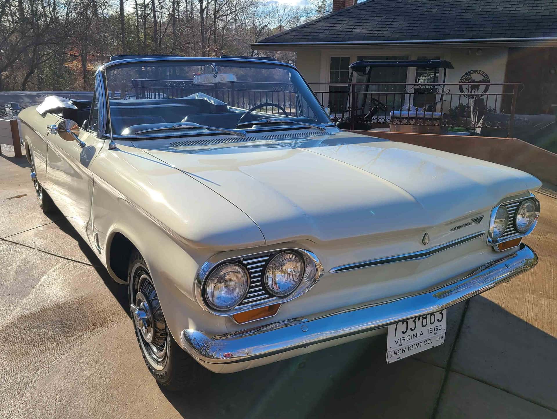 1963 Chevrolet Corvair sold for $12,275