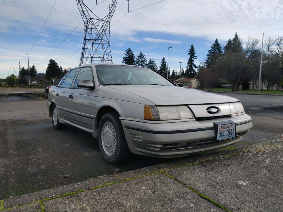 1990 Ford Taurus sold for $3,501