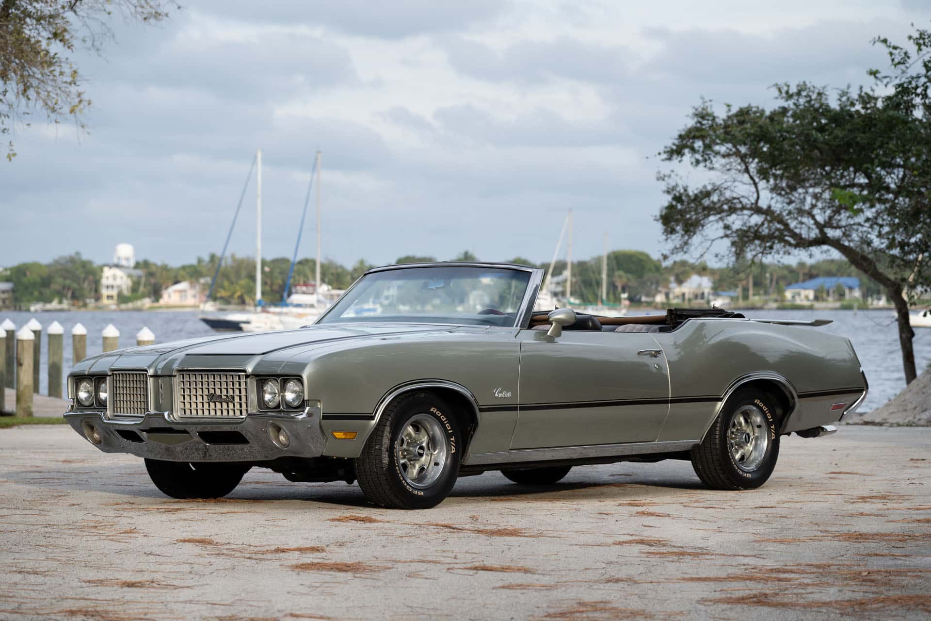 1972 Oldsmobile Cutlass Supreme Convertible sold for $24,850