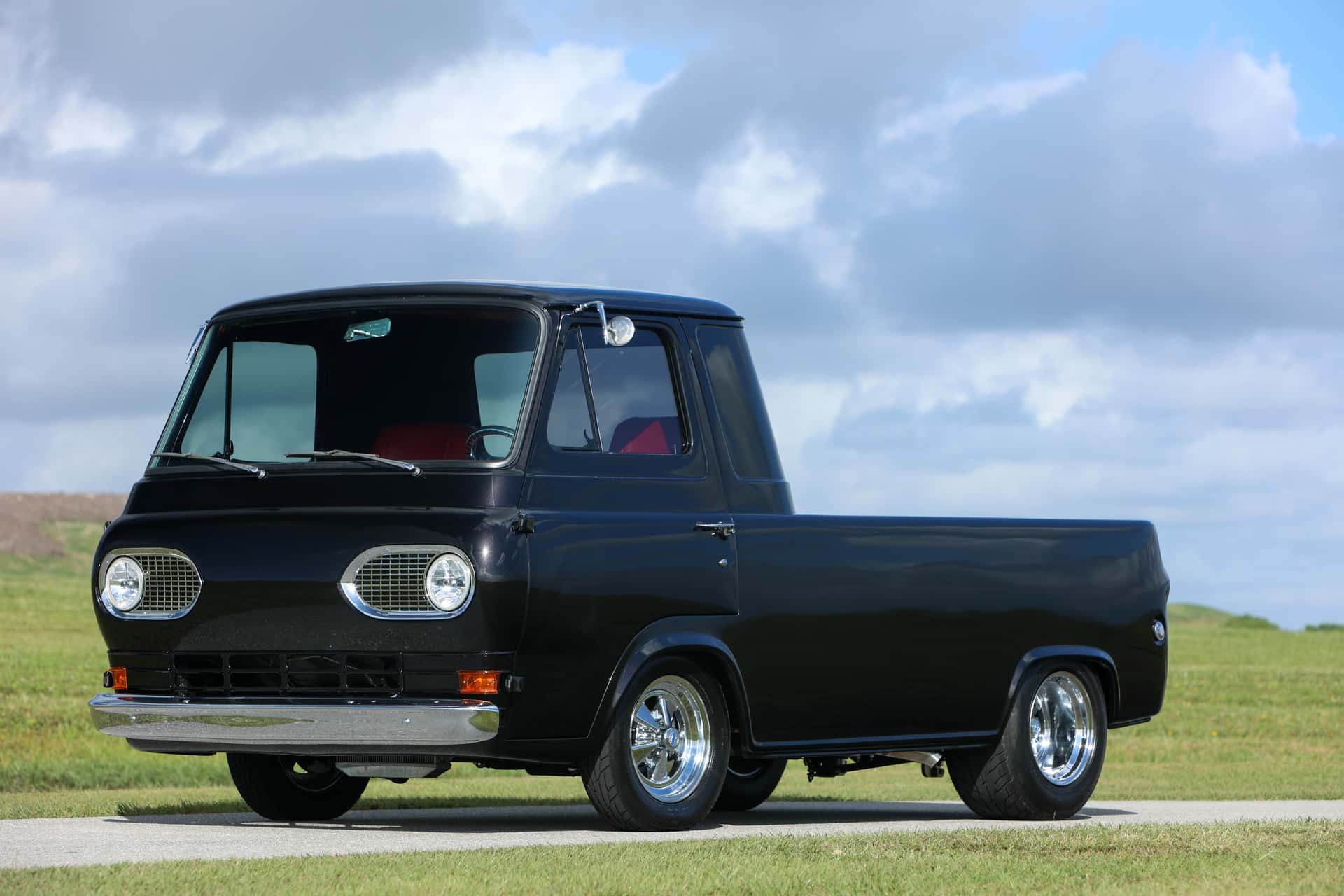 1965 Ford Econoline sold for $27,100