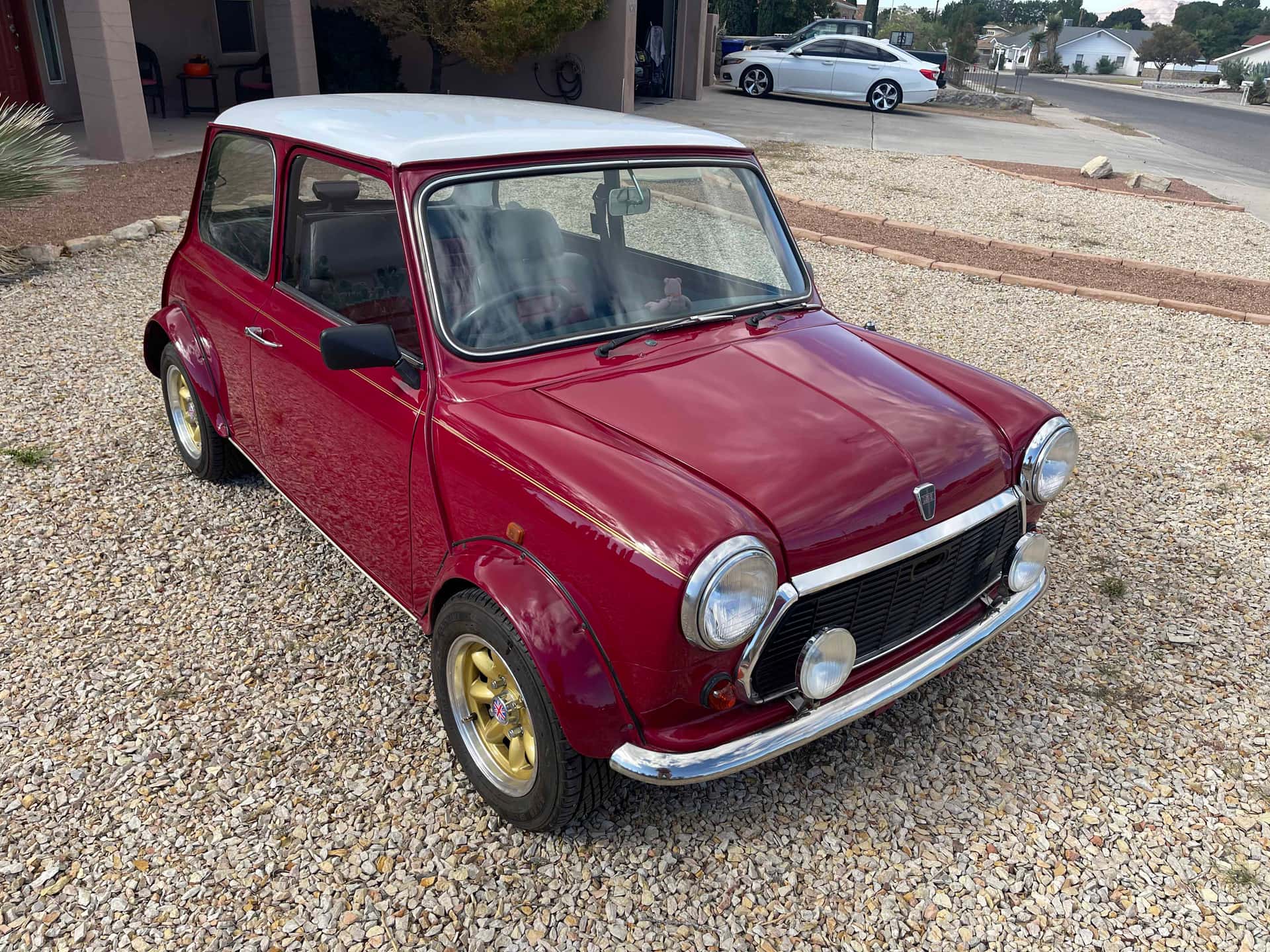 1974 Mini 1275 GT sold for $6,000