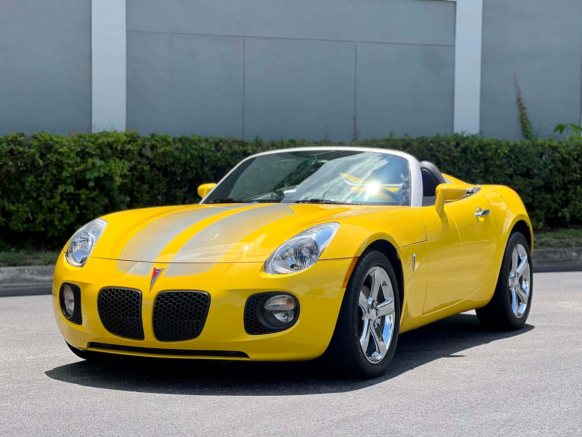 2008 Pontiac Solstice sold for $28,500