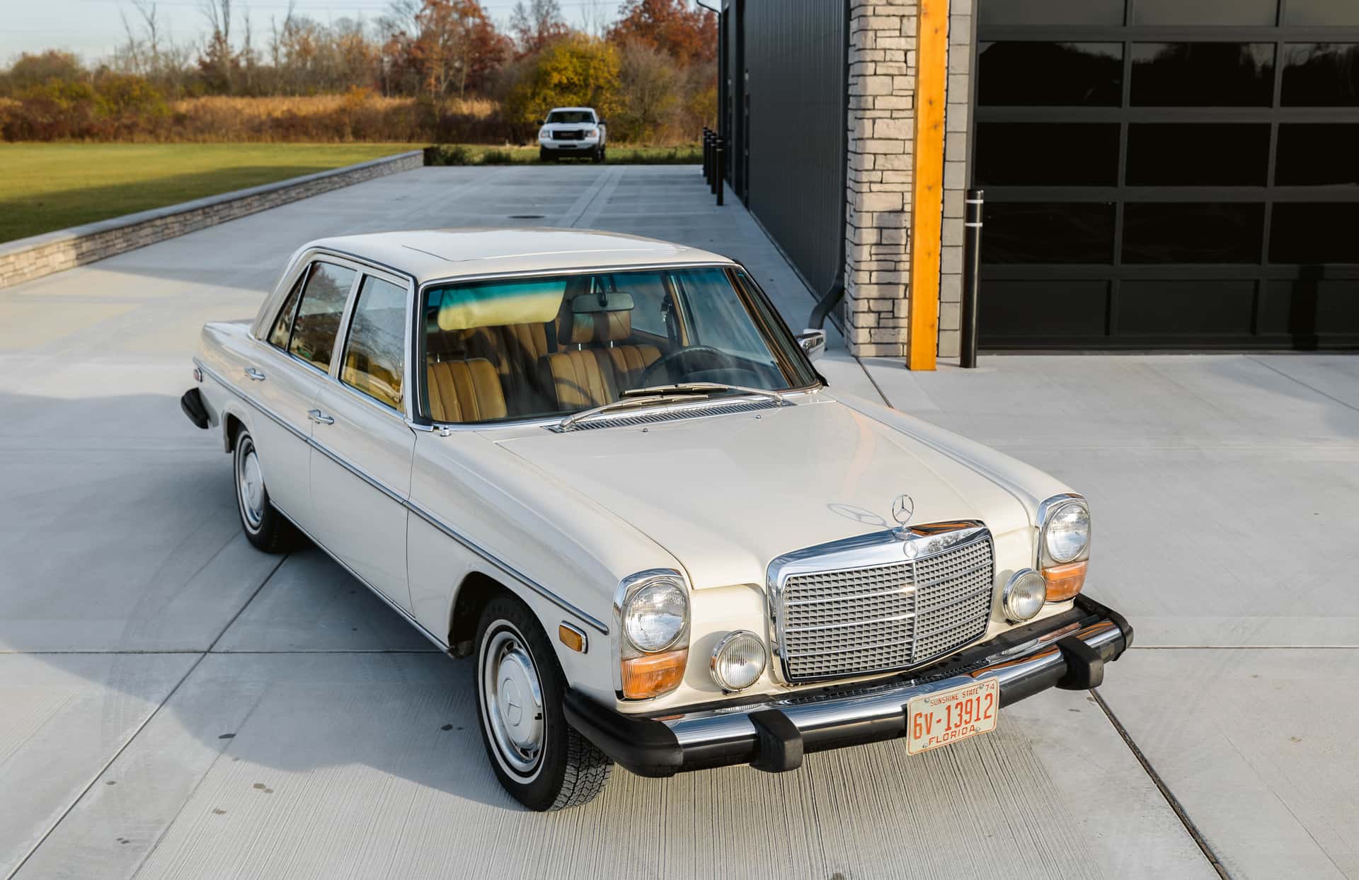 1974 Mercedes-Benz 280 sold for $7,250