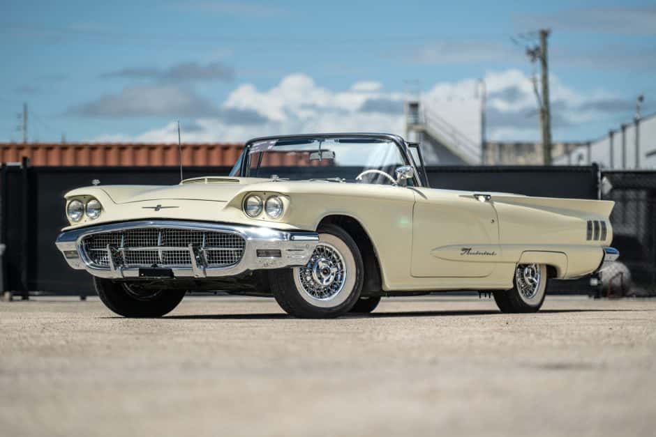 1960 Ford Thunderbird (1958-1960) sold for $25,666