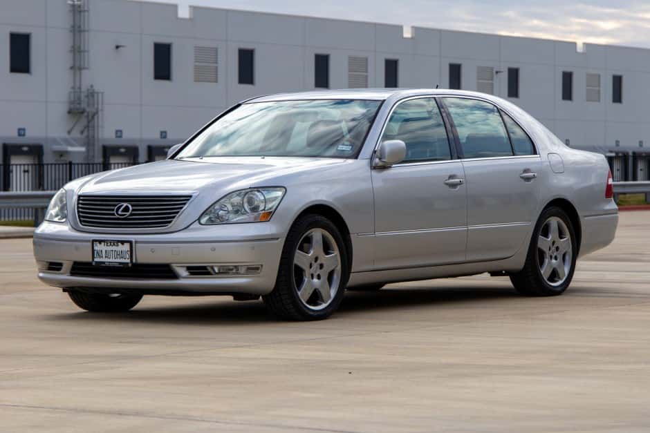 2005 Lexus LS Sedan sold for $33,250