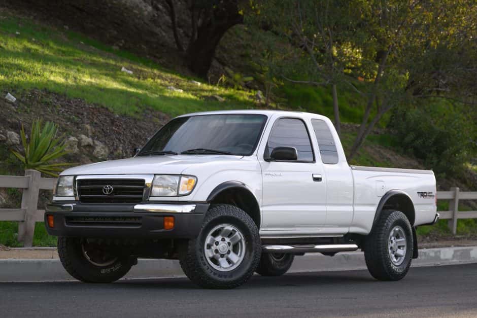 1999 Toyota Tacoma (N1X0 1995-2005) sold for $23,750