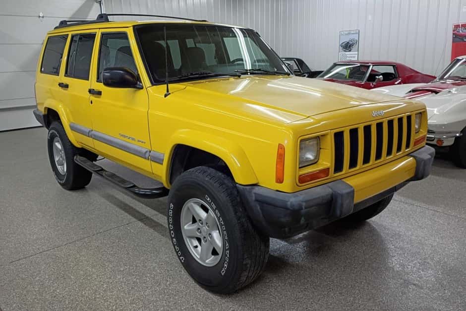 2001 Jeep XJ Cherokee sold for $4,900
