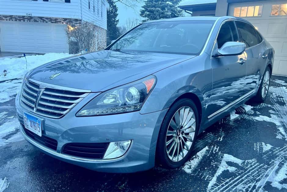 2014 Hyundai Equus sold for $12,800