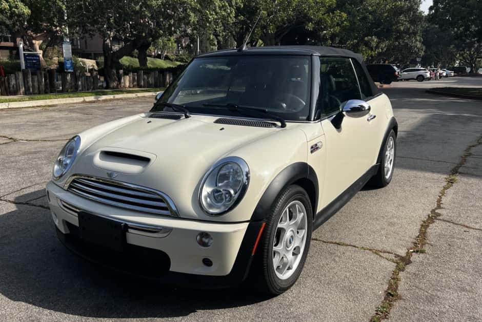 2007 Mini R52 Cooper Convertible sold for $4,701