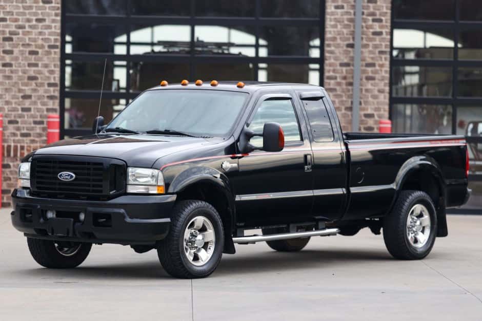 2004 Ford Super Duty 1999-2007 sold for $20,500