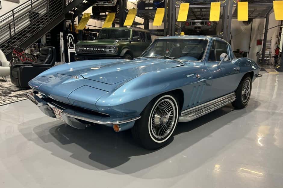 1965 Chevrolet Corvette C2 sold for $70,000