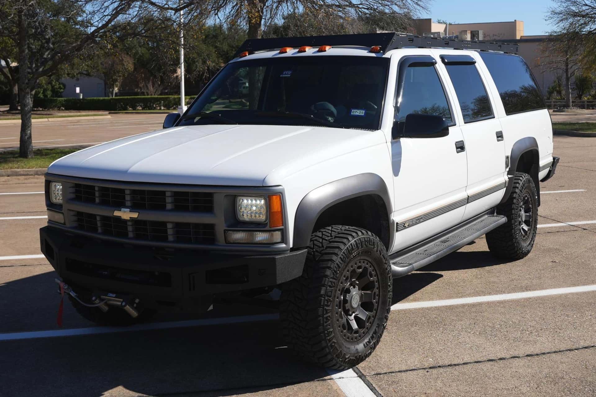 1999 Chevrolet Suburban sold for $10,200